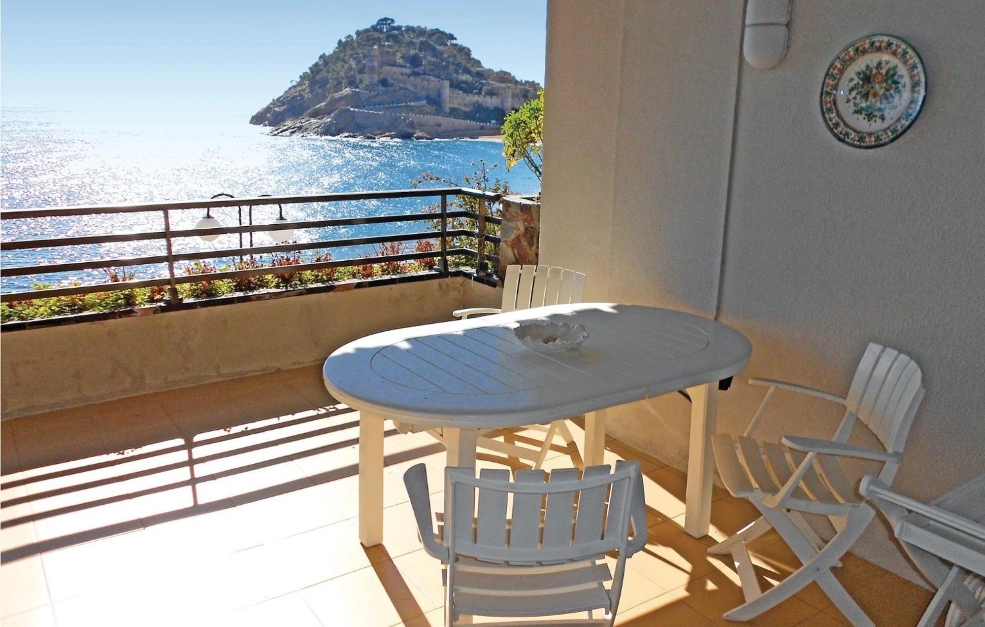Stunning Apartment In Tossa De Mar With Wifi Bagian luar foto
