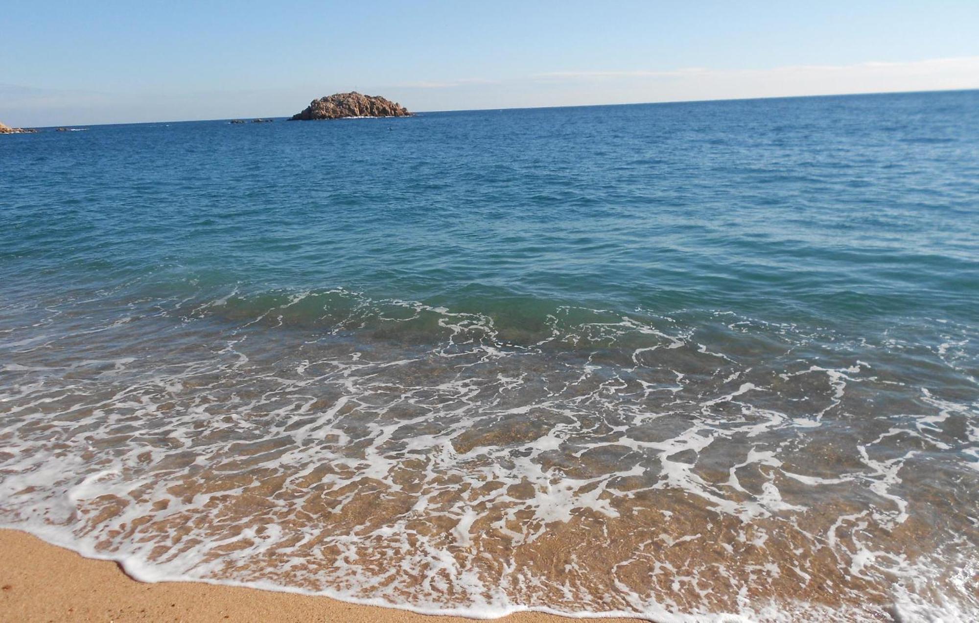 Stunning Apartment In Tossa De Mar With Wifi Bagian luar foto